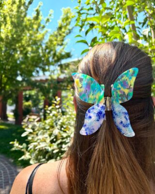 Crystal D enjoys the sunny day with her new butterfly hair claw! Visit 1.4.U and check the summer accessories. 🦋

#summer #butterfly #summeraccessories #cool #hairstyle #hairaccessories #new #awesome #fashion #hairclaw #hairclaws #haircandy #vintage #vintagestyle #summerinthecity #cityvibes #city