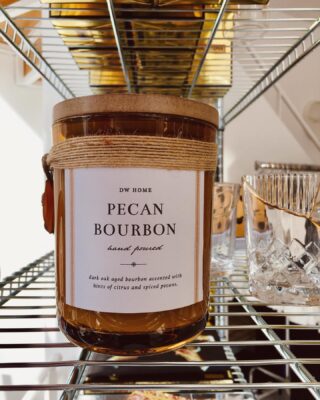 If you visit 1.4.U stores you can find a big selection of unique scented candles. 🥃

#scentedcandles #scentedcandle #candle #scented #home #casa #cosyhome #cosy #bourbon #gift #gifts #newyeargift #newyeargifts #homeaccessories