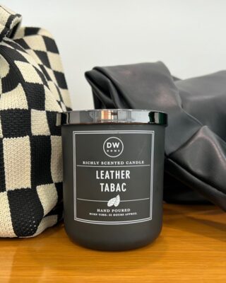 Leather Tabac. Seductive & irresistible. 🪩

#scentedcandle #candle #leathertabac #home #casa #blackandwhite